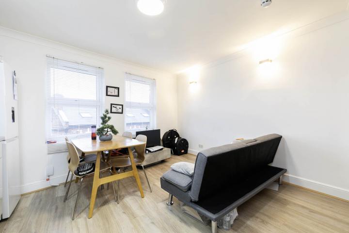 Recently Refurbished Apartment High Road, Willesden Green (£150 towards your moving cost)